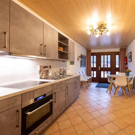 Jaegerhof Guest house *